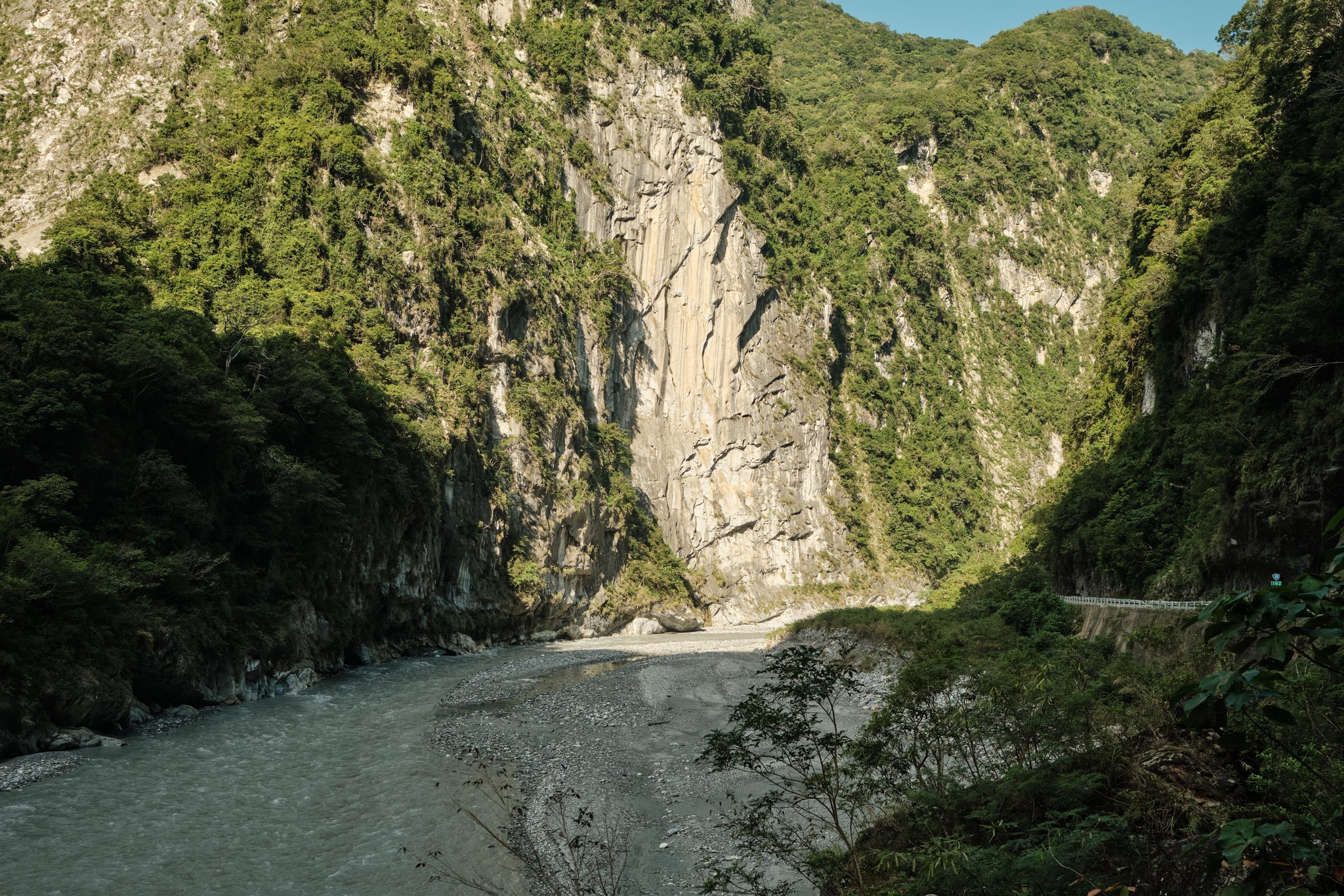 น้ำสีเขียวมรกตที่หายไป