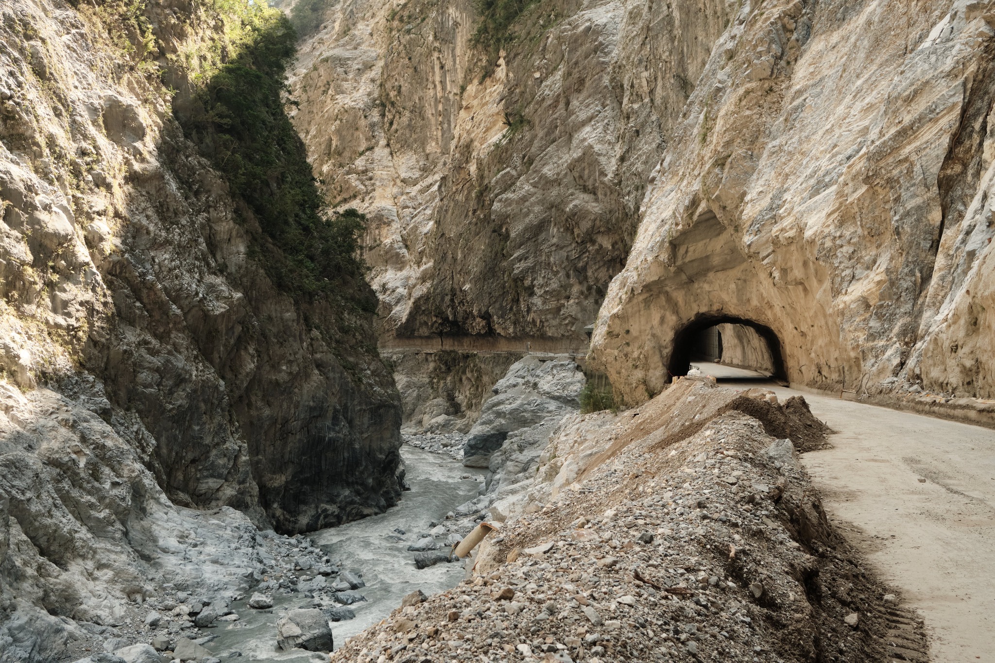 อุโมงค์หินยุคเจียงไคเช็ค