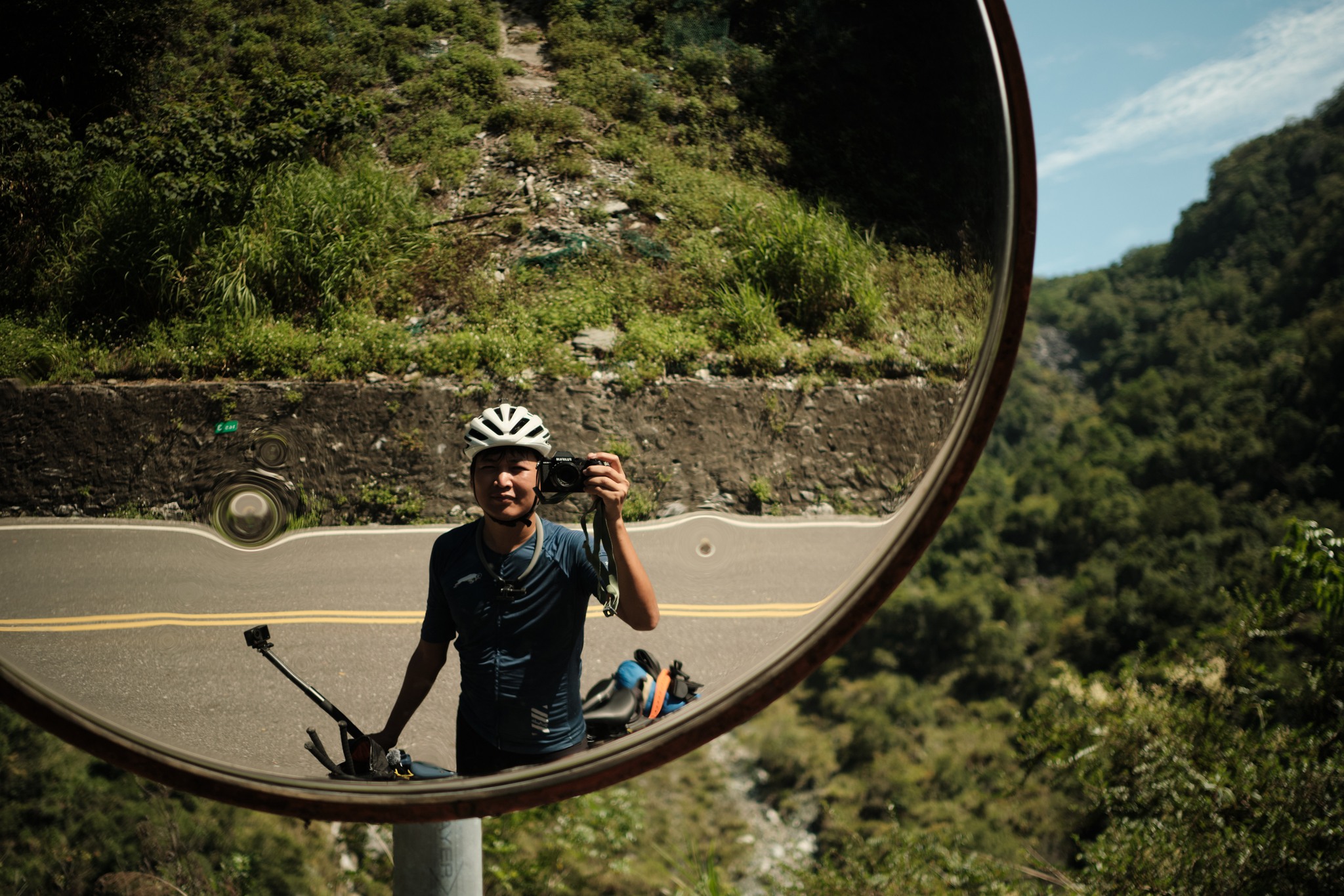 ผมกับจักรยานบนถนน